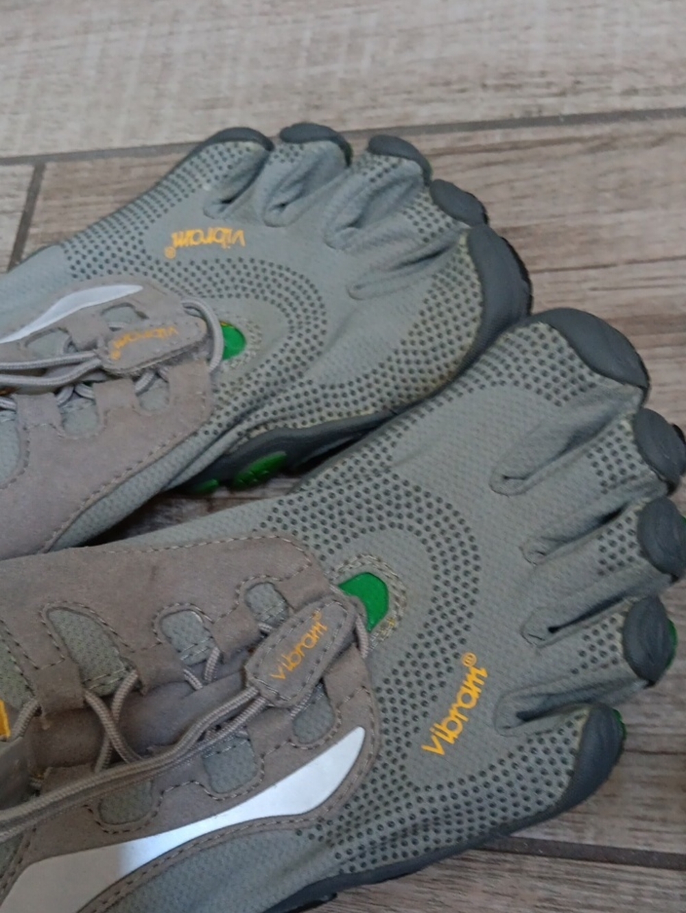 VIBRAM FIVE FINGERS ...SIZE 39 - Picture 3 of 6
